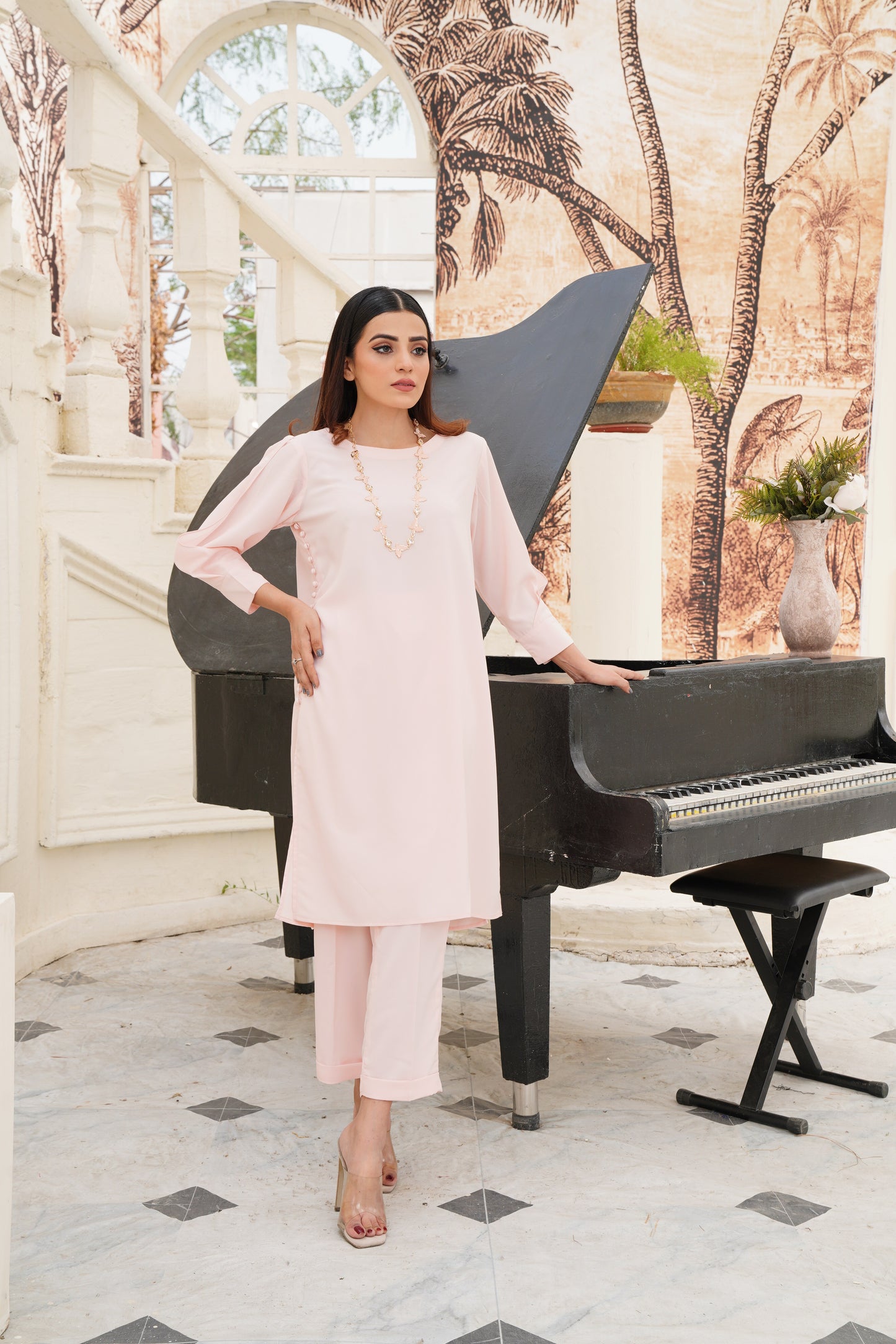 TS23-CO 004 Pink Swan