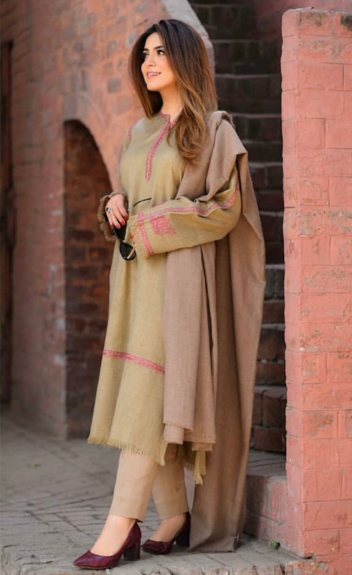 TS23-HAND EMBROIDERED PASHMINA KURTA