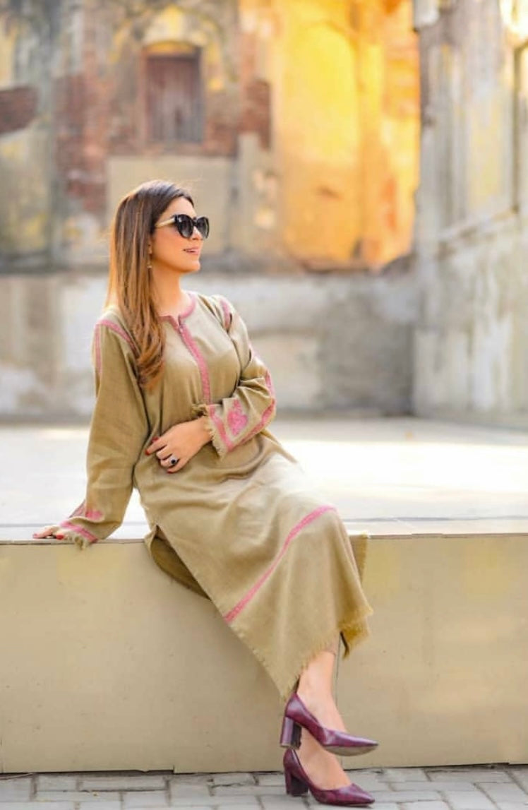 TS23-HAND EMBROIDERED PASHMINA KURTA